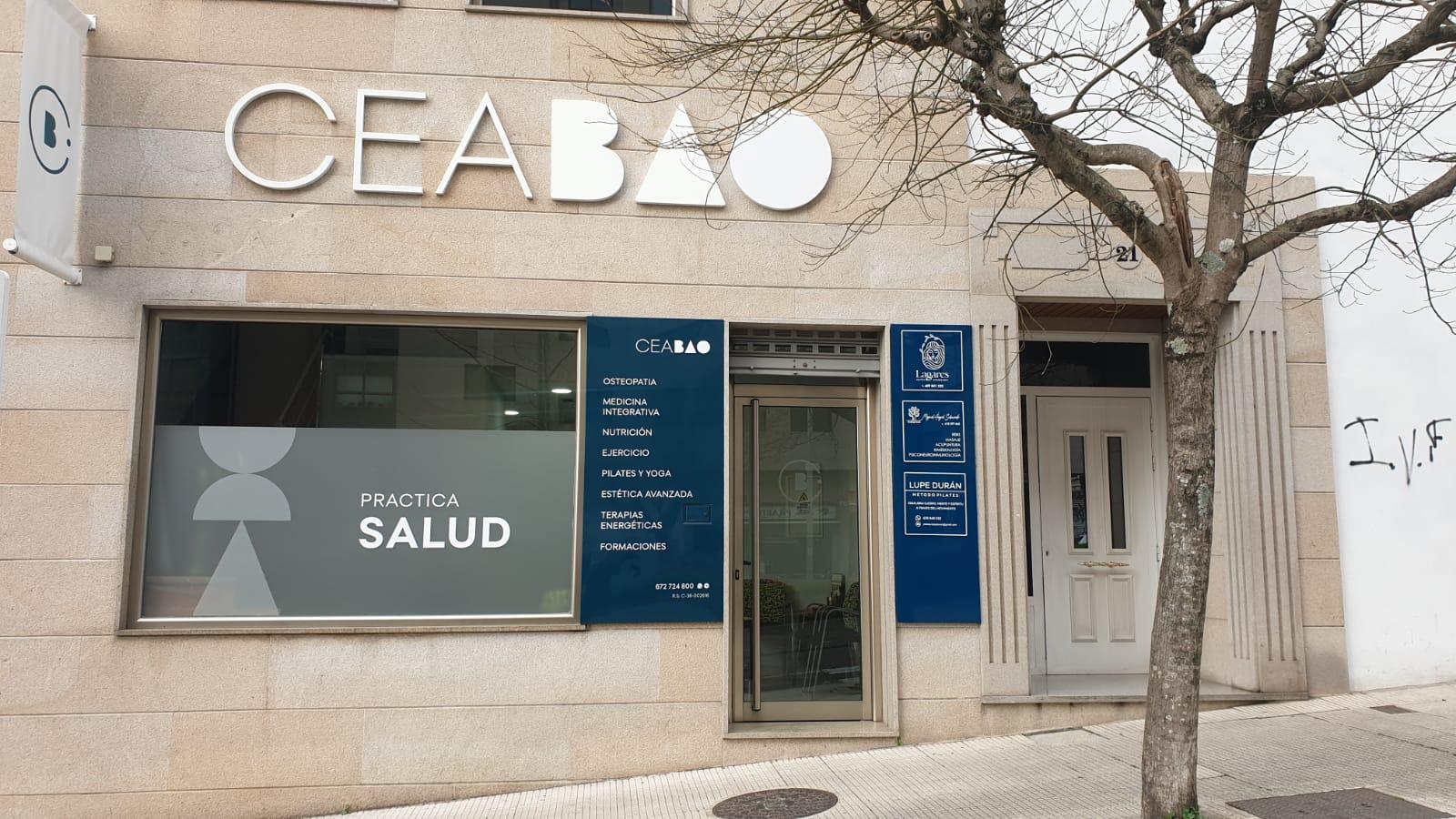 Fachada y entrada de CEABAO en Martín Echegaray, 21, Vigo